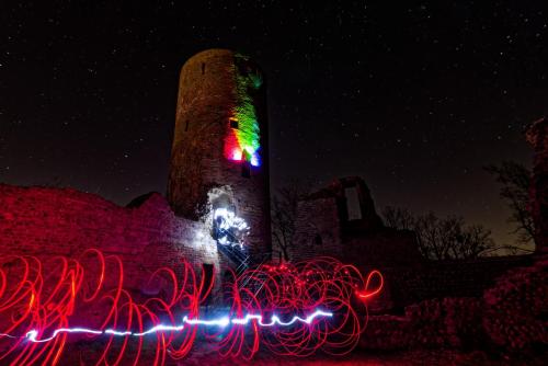 "Psychedelic session at the castle!" Lightpainting au chateau de Bressieux avec le club photo