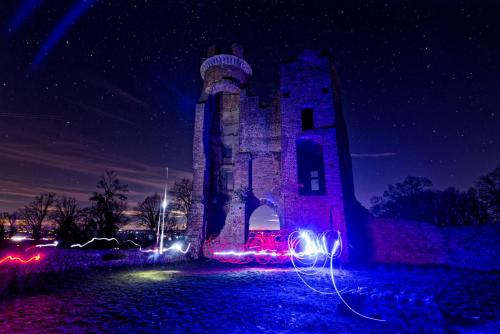 "Psychedelic session at the castle!" Lightpainting au chateau de Bressieux avec le club photo